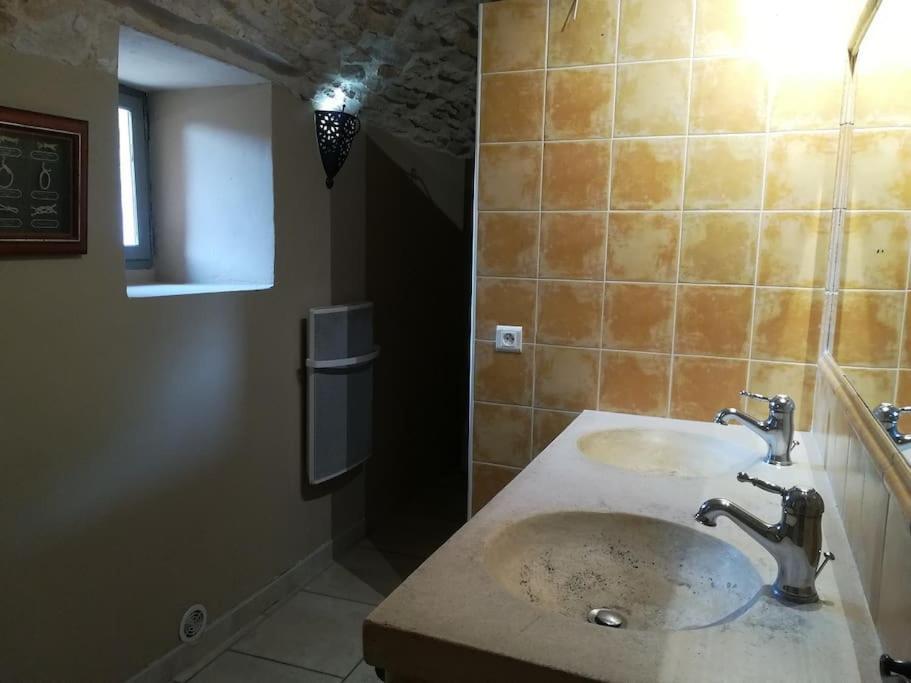 Gite De Charme 80 M², Piscine, Proche D'Uzes. Vezenobres Exterior foto